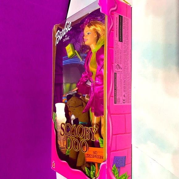 BARBIE AS DAPHNE COLLECTABLE DOLL & SCOOBY DOO VINTAGE 2001 MATTEL ORIGINAL BOX - Picture 10 of 13